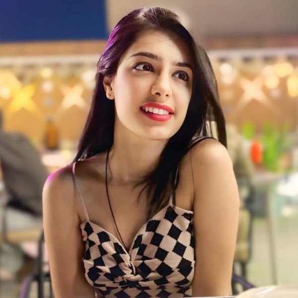 urvashi_kewlani photo