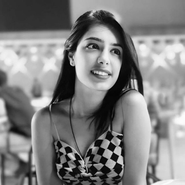 urvashi_kewlani photo